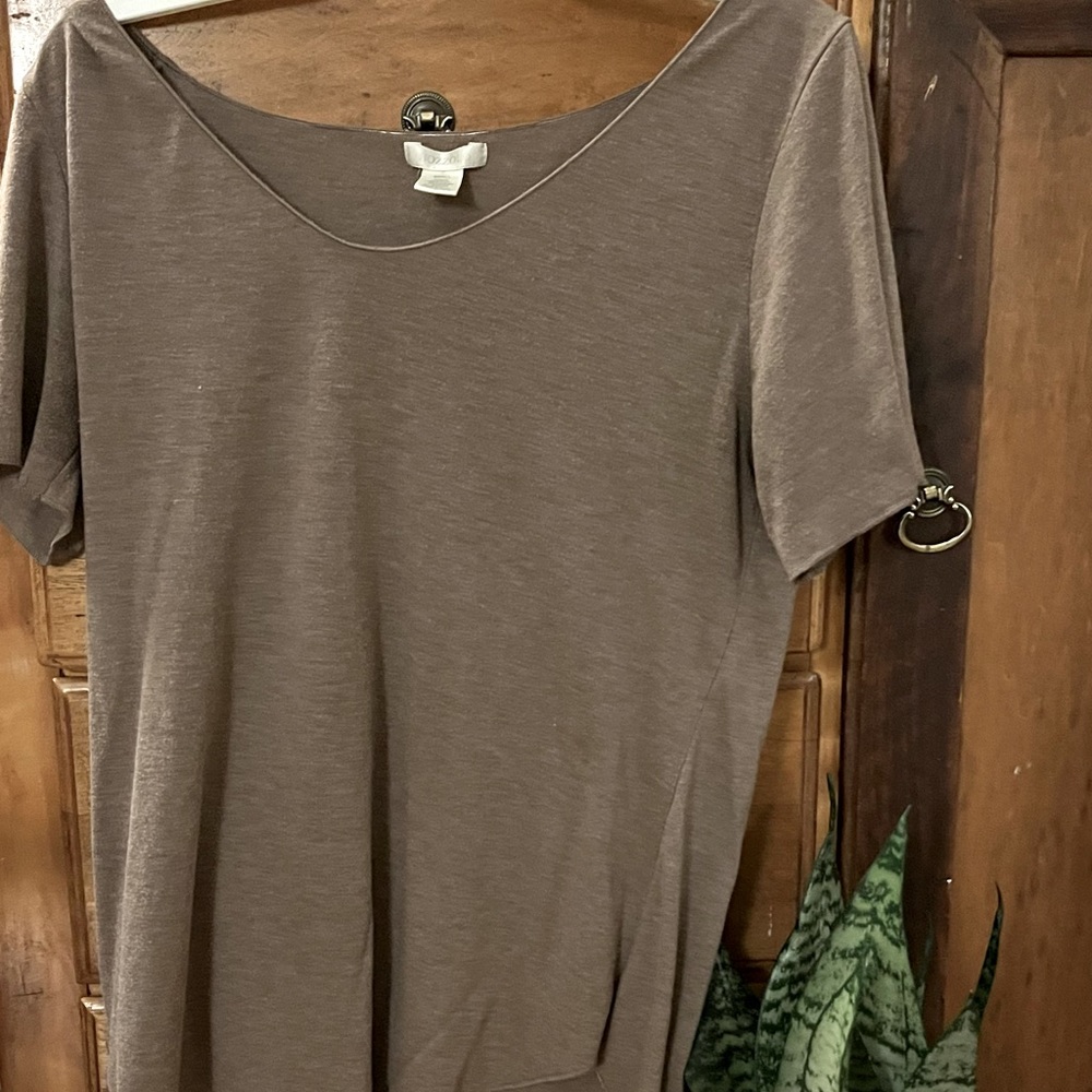 basic brown tshirt